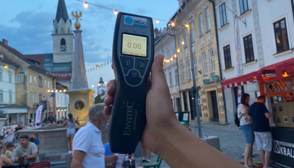 Večina obiskovalcev dogodkov izbrala treznost, a 38 odstotkov jih priznava vožnjo pod vplivom alkohola