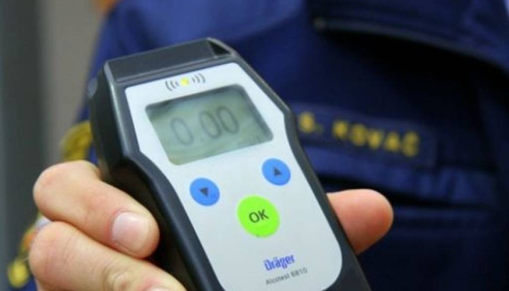 Na slovenskih cestah še vedno preveč alkohola in drog