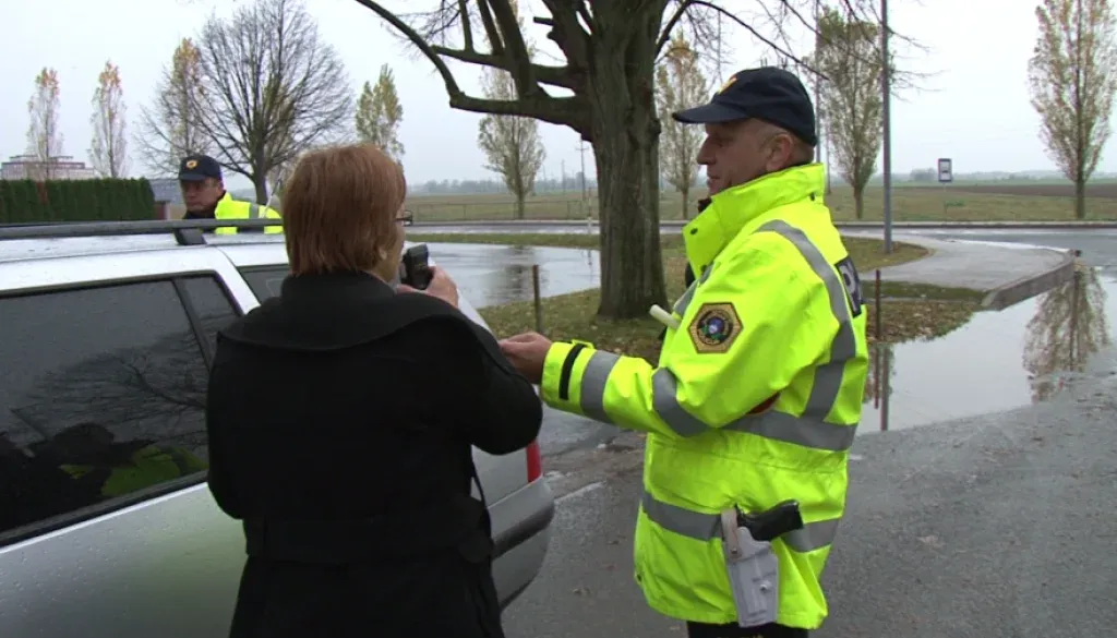 Kljub opozorilom mnogi še vedno sedejo za volan pod vplivom alkohola in drog