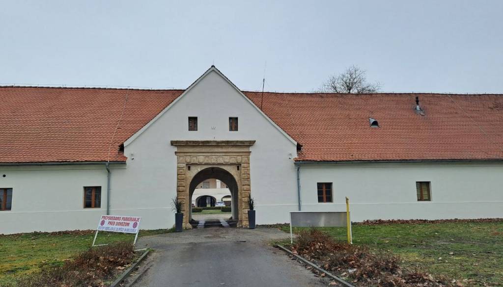 Soboška občina uspela s pritožbo v stečaju Dvorca Rakičan, splošnega najema premičnin ne bo