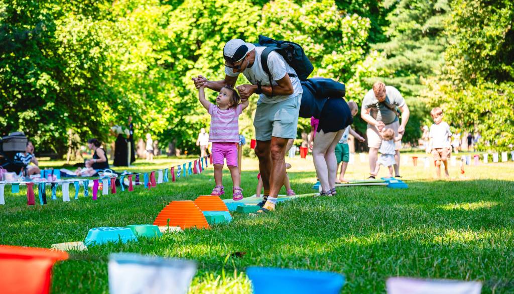 FOTO in VIDEO: V Mestnem parku zaživel Art kamp, ki navdušuje vse generacije