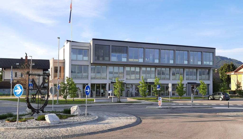 V Naklem danes brez gradbenih strojev: rekonstrukcija državne ceste preložena