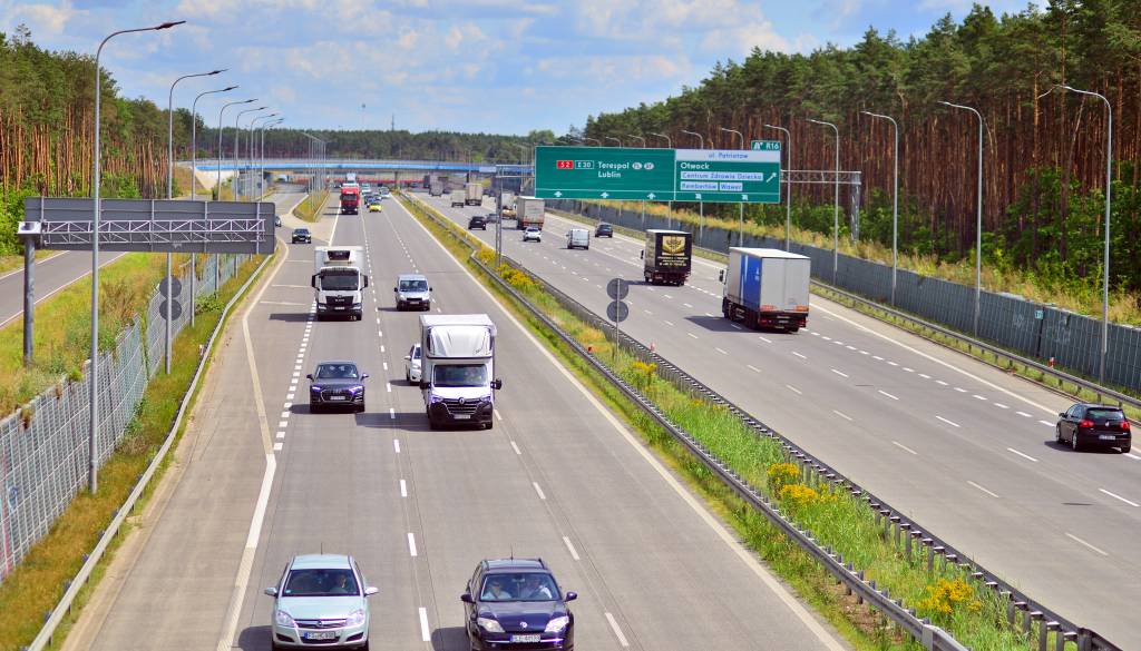 Na ceste prihaja prometni kaos