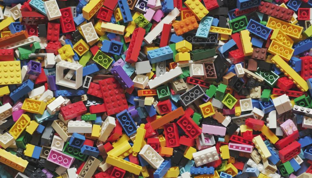 Iščejo legendarne Lego kocke iz otroštva: Imate doma stare sete, figurice ali škatlo kock?