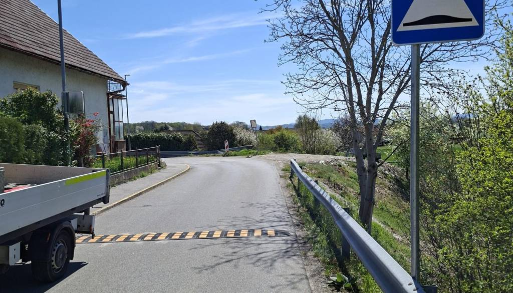 Ena hitrostna ovira ni zalegla, v Brstju bodo postavili še dve