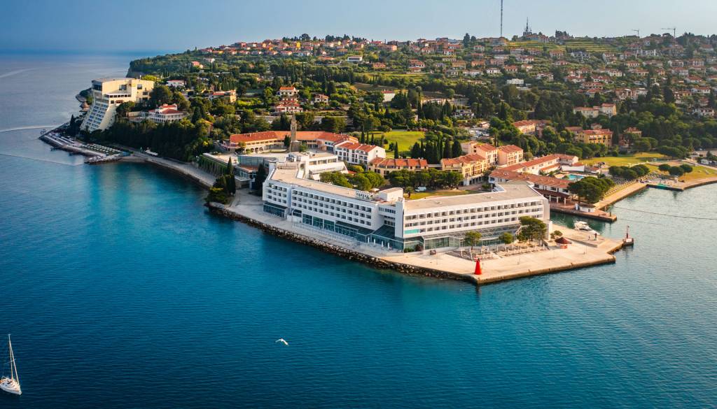 Poletja ni treba iskati daleč – ujemite ugodne ponudbe v St. Bernardin resortu Portorož!