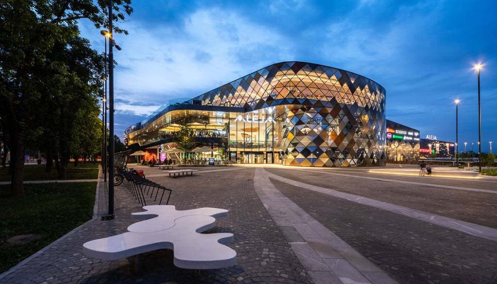ALEJA in Citypark zaradi napovedanega slabega vremena odpirata parkirni hiši za zaščito vozil