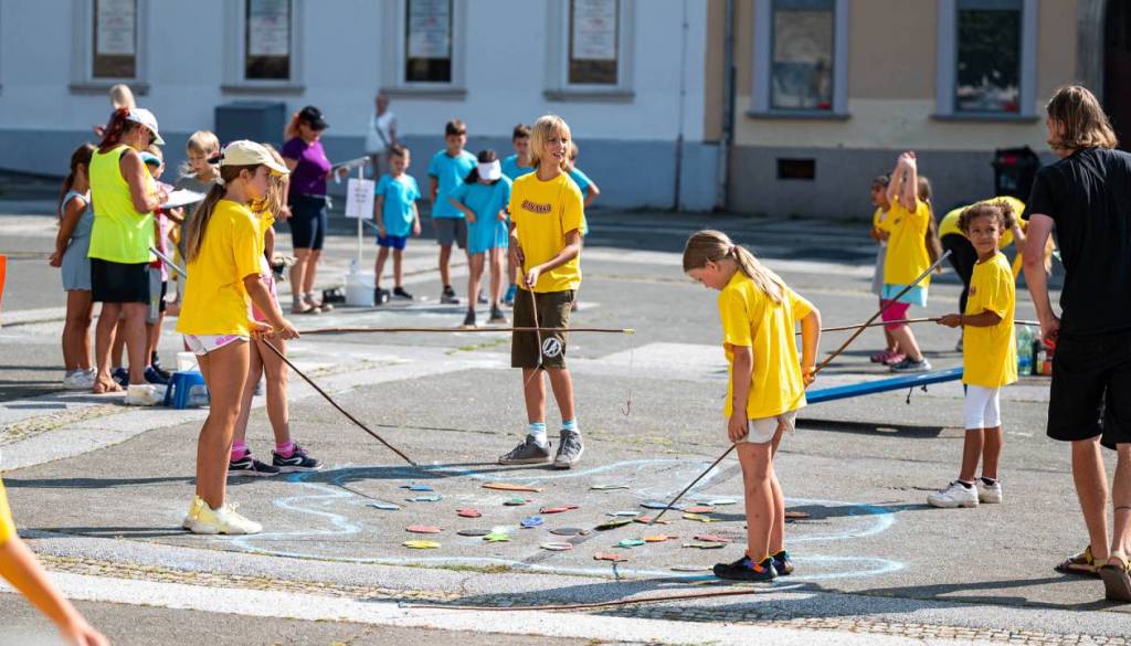 Nov teden poletnih dogodivščin, otroci bodo v Mariboru jahali konje, obiskali fitnes in odšli na izlet v najstarejše slovensko mesto