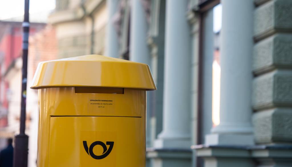 Paket iz tujine za 50 evrov? Po novem lahko plačate precej več tudi pri Pošti Slovenije