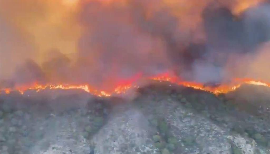VIDEO: Požar, kakršnega ne pomnijo, na jugu Španije več kot deset mrtvih