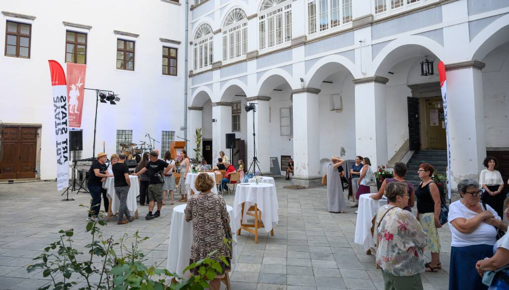 FOTO in VIDEO: Art Stays zaključil otvoritveni vikend z razstavama na Borlu in v Ormožu