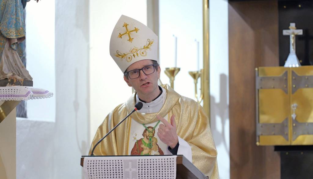 Škof Kozinc napovedal poletne premestitve duhovnikov v soboški škofiji 