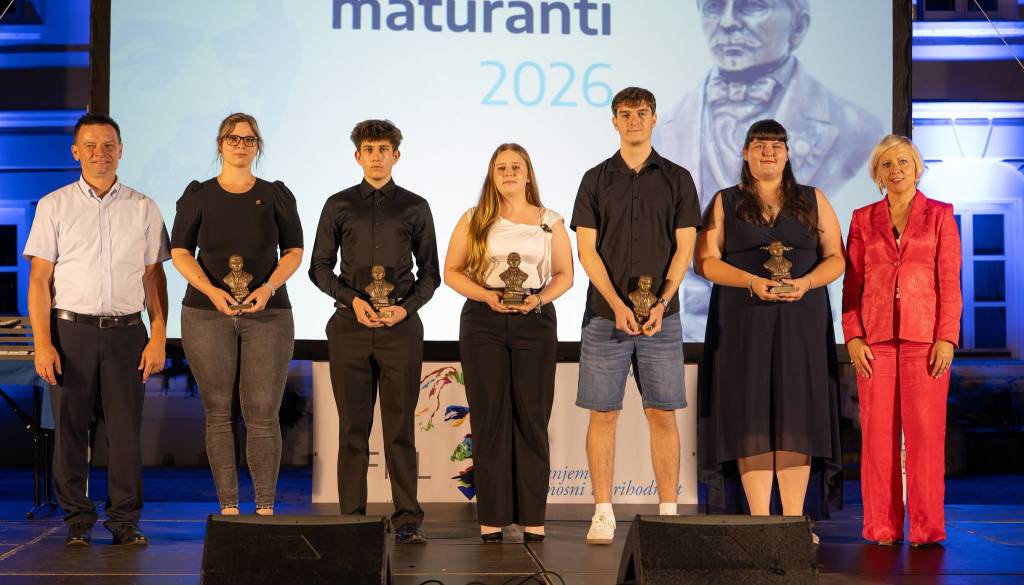 Na Gimnaziji Franca Miklošiča Ljutomer dva zlata maturanta, podelili tudi maturitetna spričevala