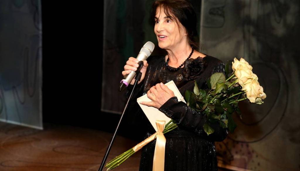 Mariborska pesnica Erika Vouk posthumno prejme zlatnik poezije