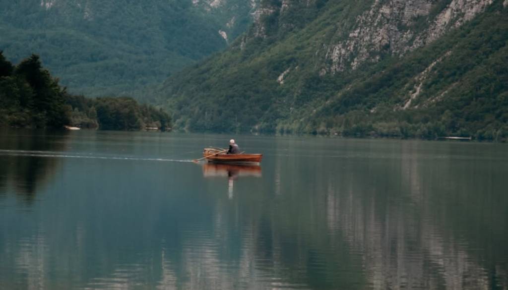 V Bohinju visoke temperature povzročajo skrbi zaradi stanja v jezeru