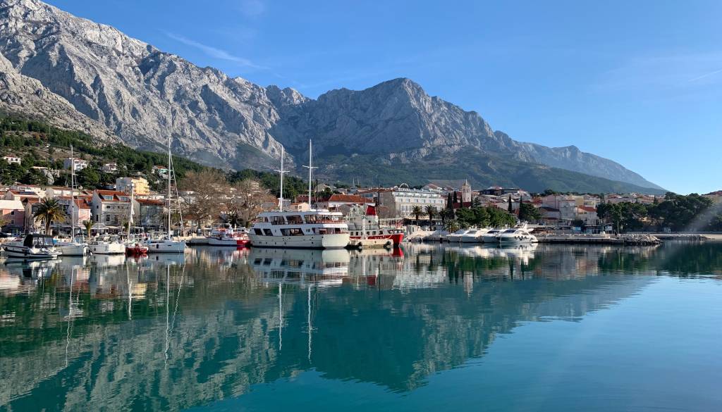 Prvo hrvaško mesto prepovedalo nočno prodajo alkohola, sledita lahko Split in Zadar