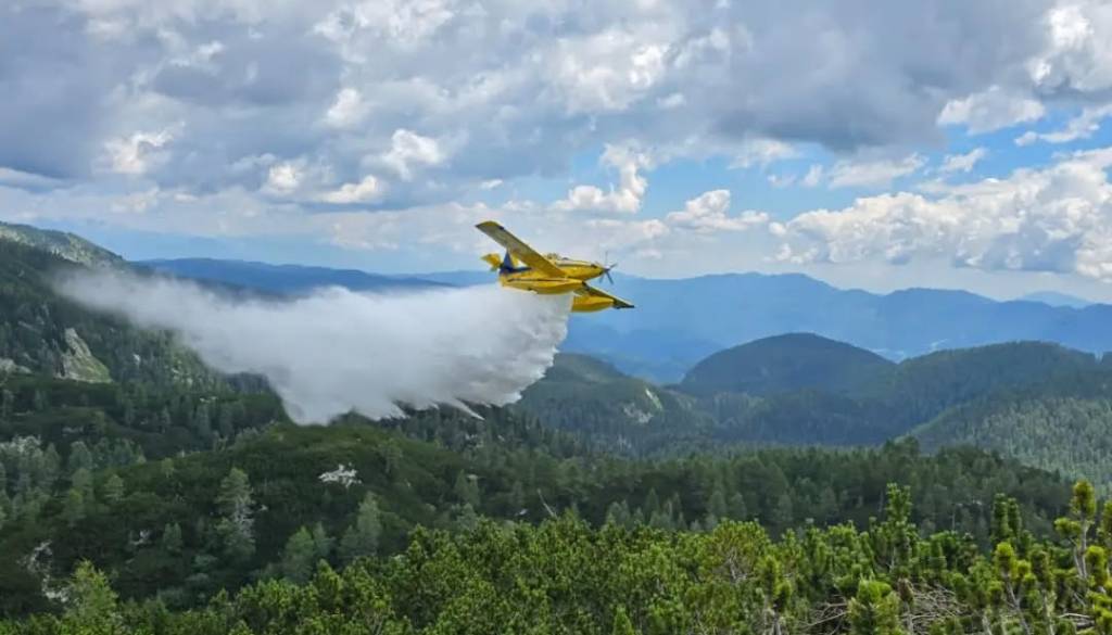 Video: Air Tractorja pokazala, kako poteka boj s požari