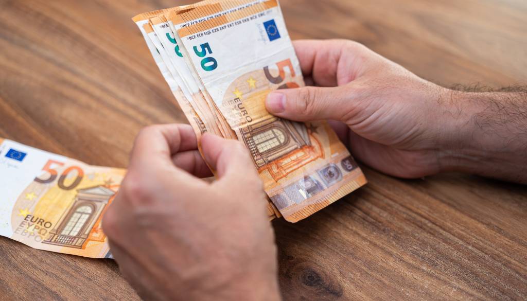Ljubezen, denar ali nova priložnost? Zvezde razkrivajo, komu se nasmiha sreča