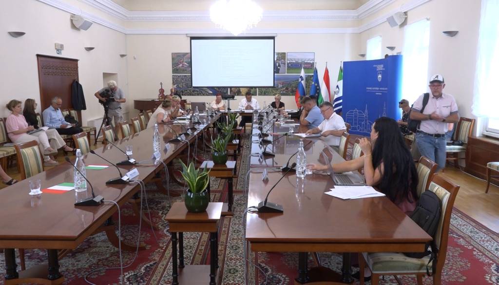 Svetniki zapustili sejo, občinski svet ostal brez sklepčnosti
