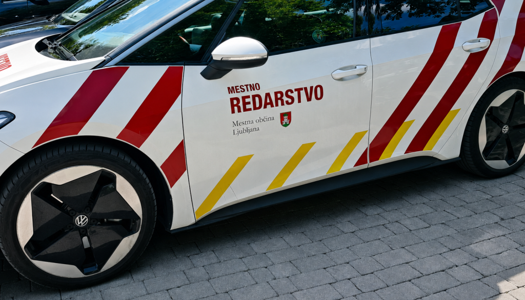 Ljubljanski redarji poslušajo kritike, danes pa jim 'ploska' celo mesto. Rešili so življenje!
