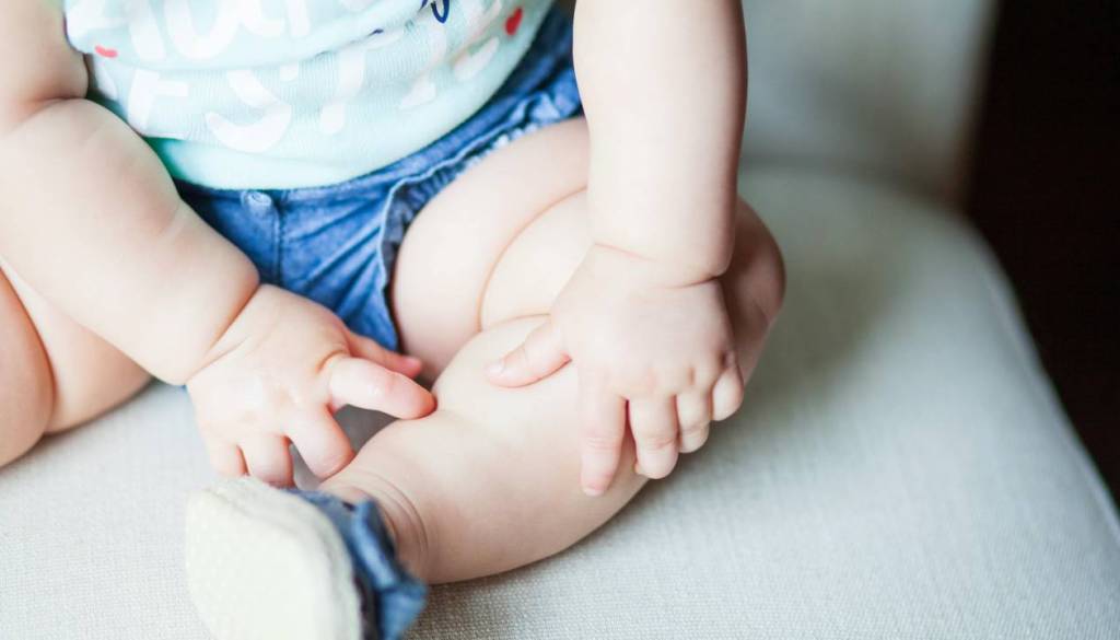 Vse več otrok z nalezljivo kožno okužbo, značilne so rumenkaste kraste