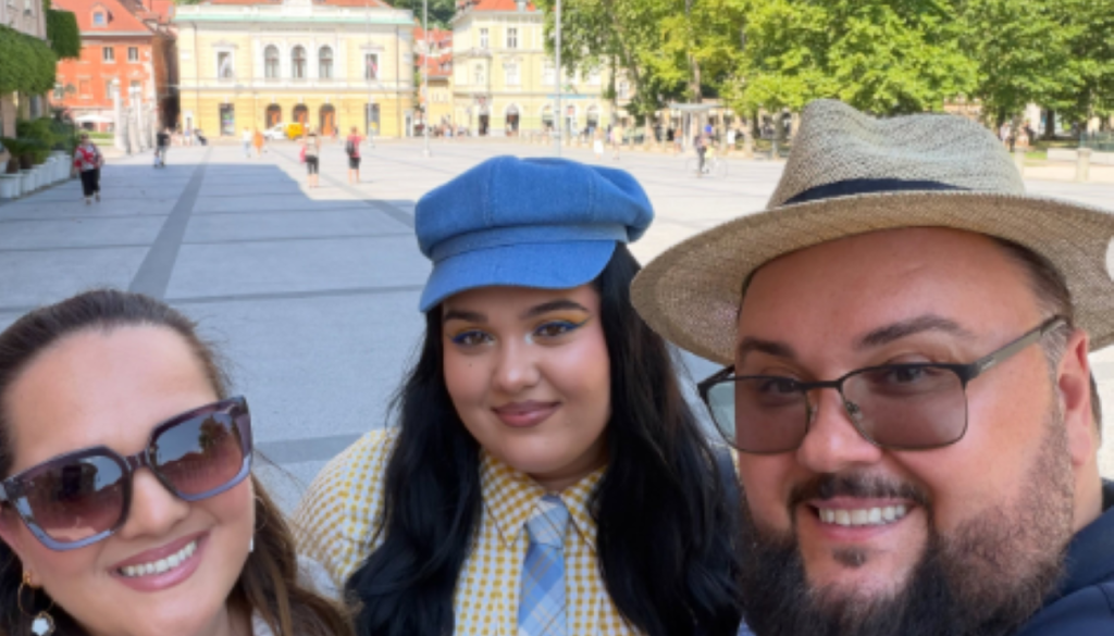 Ga prepoznate? Slavni hrvaški pevec je obiskal Ljubljano, družbo pa mu je delala družina