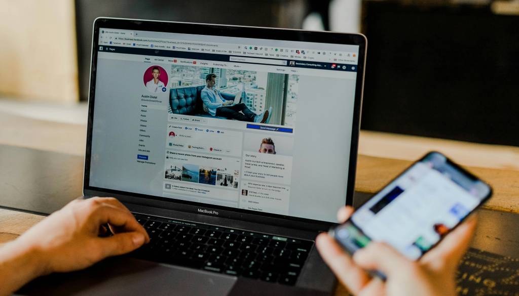 Facebook nedosegljiv? Tudi v Sloveniji se uporabnikom prikazuje isto obvestilo