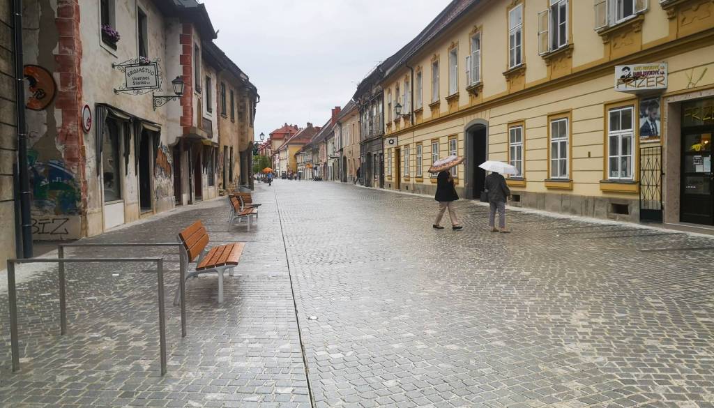 V nekaj urah padec temperature za več kot deset stopinj: Prihaja izrazita hladna fronta