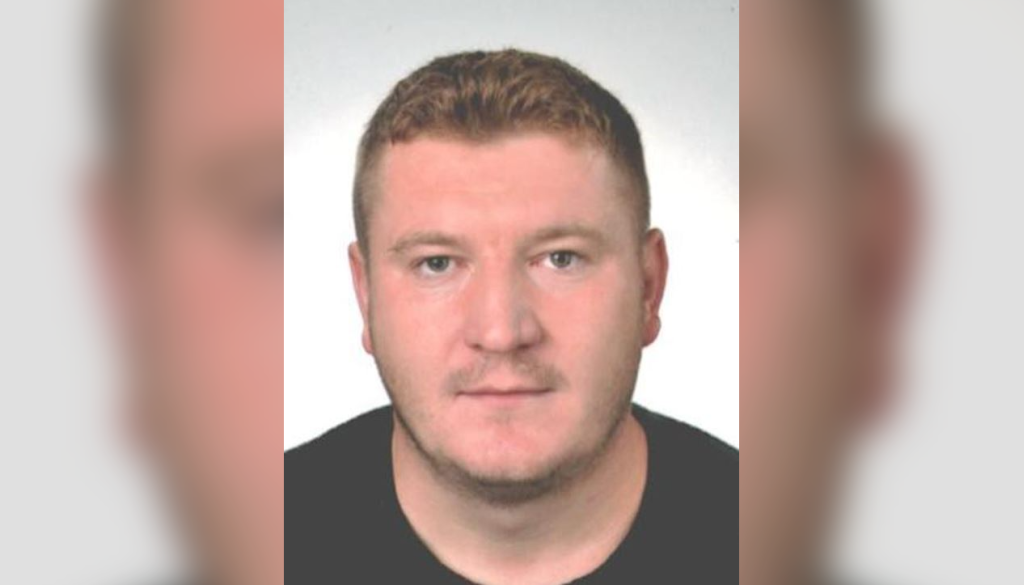 Osumljenec umora pobegnil, ljudje naj se mu ne približujejo