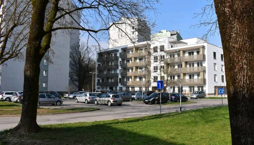 Koliko let naj bi zdržala fasada bloka? Odgovor vas bo morda presenetil