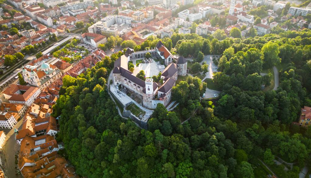 Ljubljana vabi na razgiban konec tedna z ulično kulturo, umetnostjo in filmi pod zvezdami