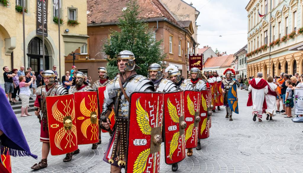 Mogočni rimski Poetovio bo znova oživel, na Ptuj prihaja več kot 800 Rimljanov