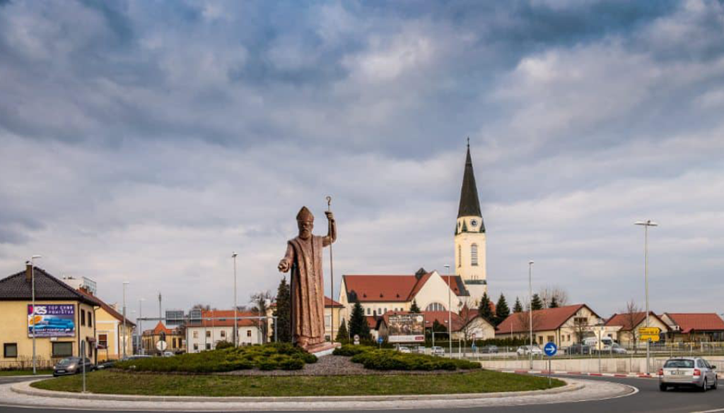 Znane so vse premestitve duhovnikov v Pomurju. Kdo prihaja in kdo odhaja?