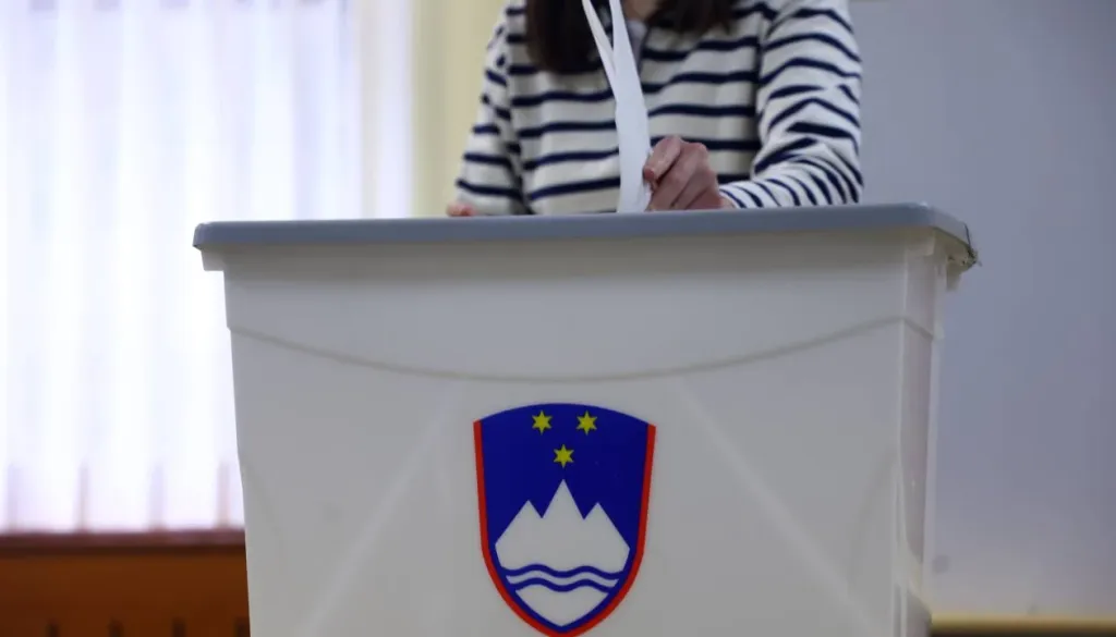 Znano je, kdaj bodo volivci odločali o noveli zakona o parlamentarni preiskavi