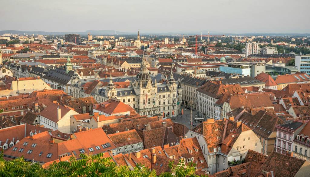 Zakaj Gradec lahko, Ljubljana pa ne? V avstrijskem mestu vsako leto zgradijo okoli 2.500 stanovanj