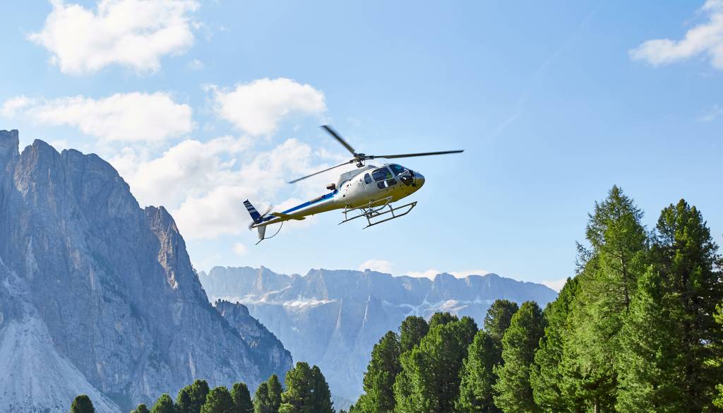 Reševanje otroka se je zapletlo, posredoval helikopter