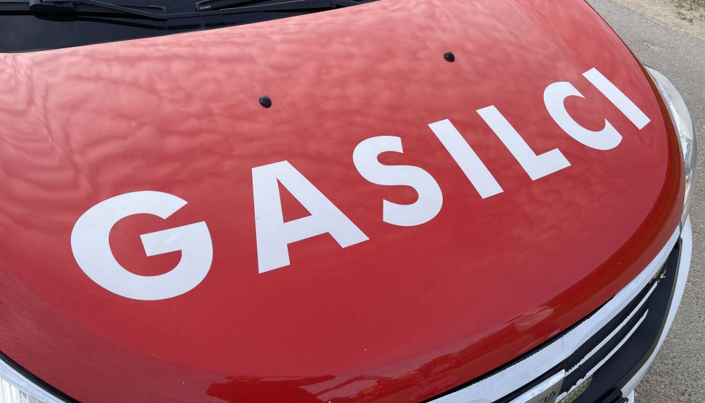 Na pobočju Planje pri Bovcu zagorel gozdni požar, pomagali tudi letali za gašenje