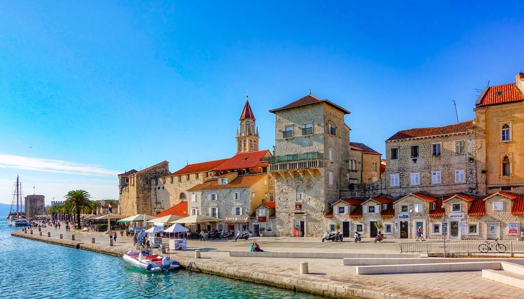 Šok na priljubljenem hrvaškem otoku, položnice zrasle za skoraj tisoč evrov