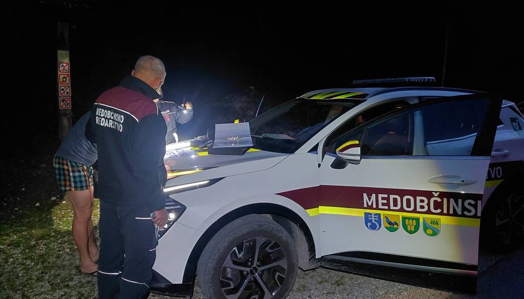 V dolinah pod Triglavom padale globe, to so počeli obiskovalci
