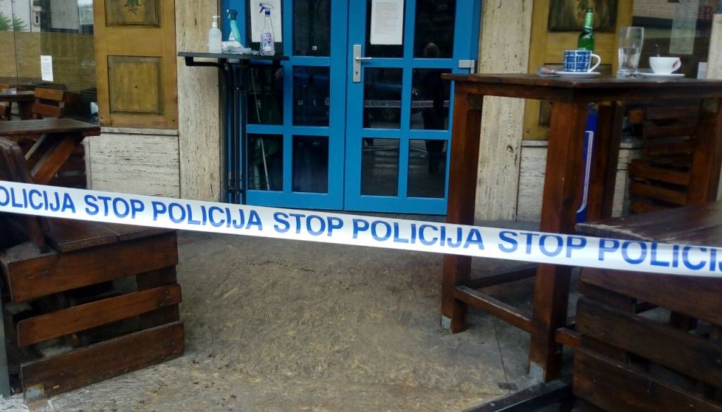Krvav obračun na Štajerskem: 46-letnik s steklenico napadel moškega in ga zabodel v trebuh