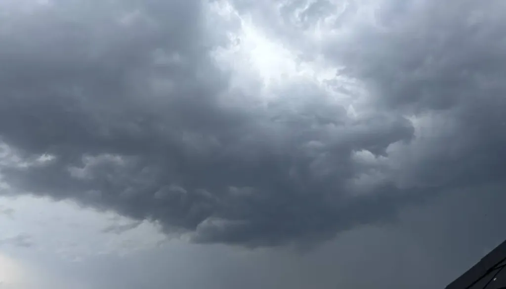 Še nekaj dni sonca, nato se vračajo plohe in nevihte