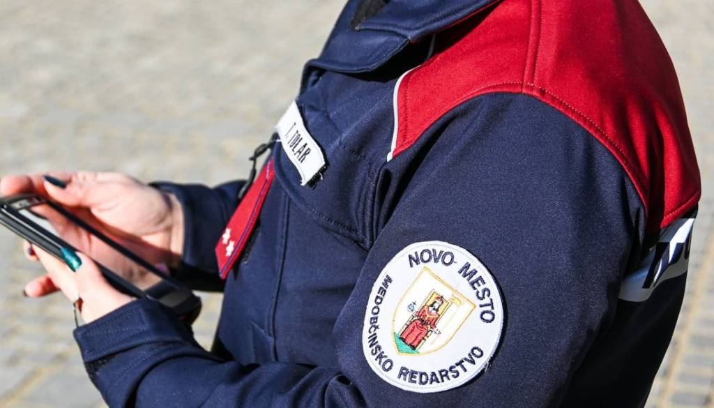 Kaj se je zgodilo z napadalcem na redarja v Novem mestu, je res pobegnil v tujino? Zgodba je dobila epilog