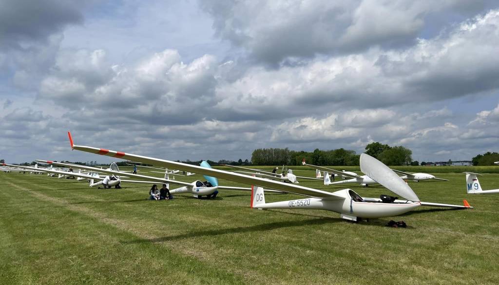 Nad Pomurjem znova živahno, jadralni piloti tekmujejo za državne naslove