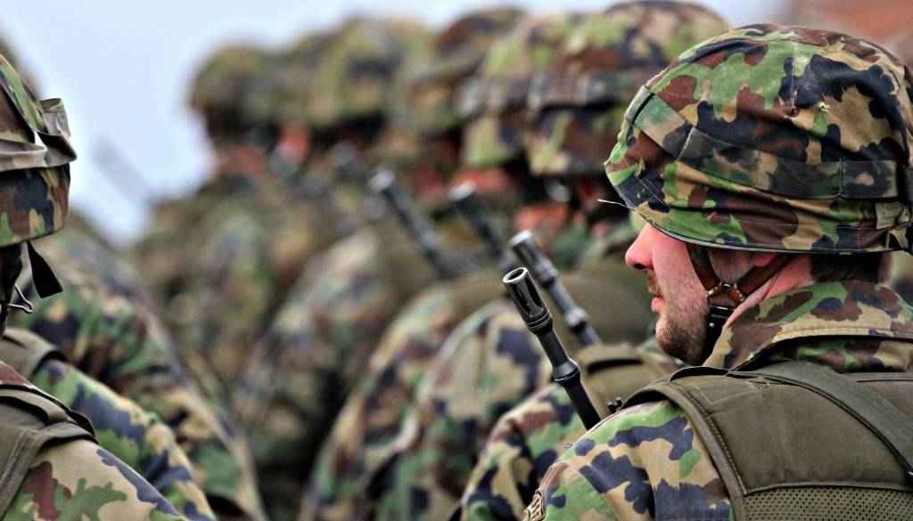 Skrivnostna eksplozija na Poljskem: Neznani predmet padel z neba, oglasila se je Rusija