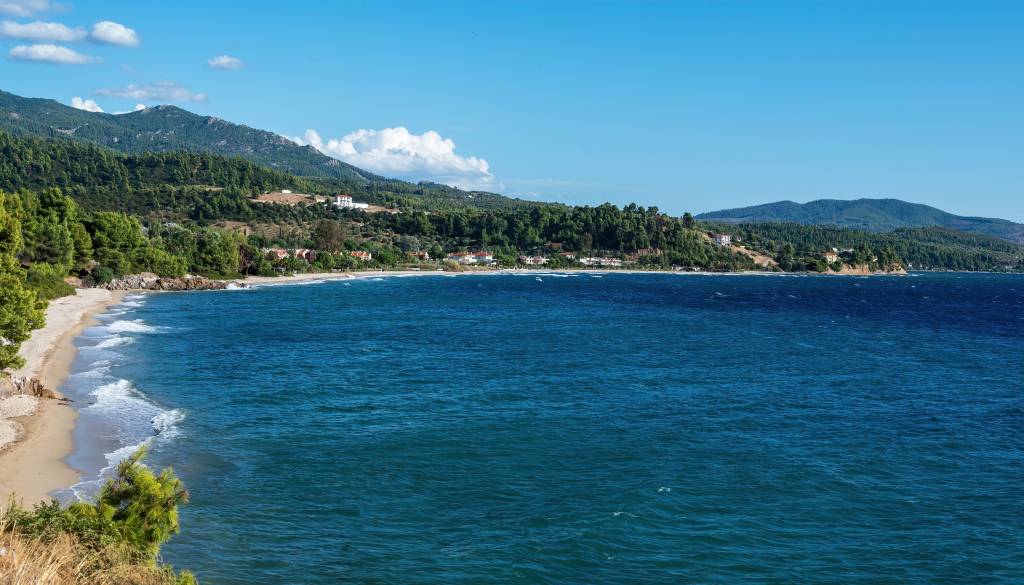 Kam na ugoden dopust? Te države ponujajo največ za manj kot 1000 evrov