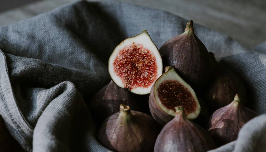 Slovenka v Istri odnesla nenavaden plen: Iz kleti ukradla dva kilograma fig, lestev in kozarce