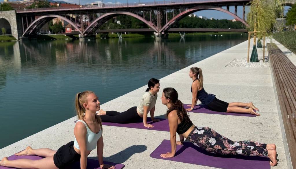 Na Lent se danes vračata brezplačna joga in pilates