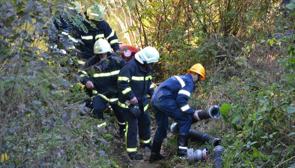 V posavski občini spet zagorelo, sredi noči na prizorišču gasilci