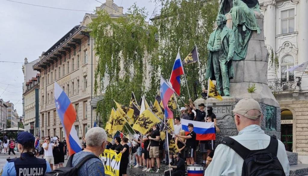 »To niso domoljubje, ampak zastraševanje«: Pirc Musarjeva ostro obsodila shod v središču Ljubljane