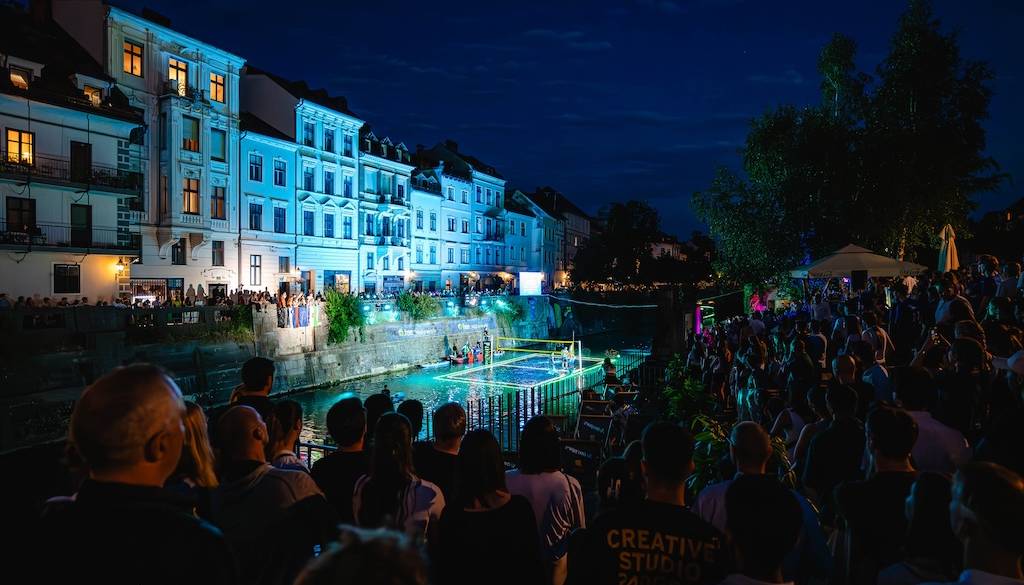 Od odbojke na vodi do pank legend, Ljubljano čaka pester konec tedna